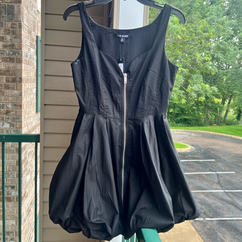 🆕 Steve Madden Black Bubble Mini Dress with Zipper Front – Size M - Picture 5 of 16